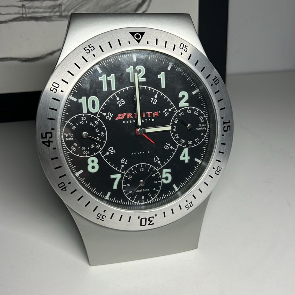 Clock - Picture 2 of 3